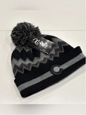 Aksels Adult Colorado Zig Zag Beanie Hat Black Grey Ski Snowboard Snow NWT